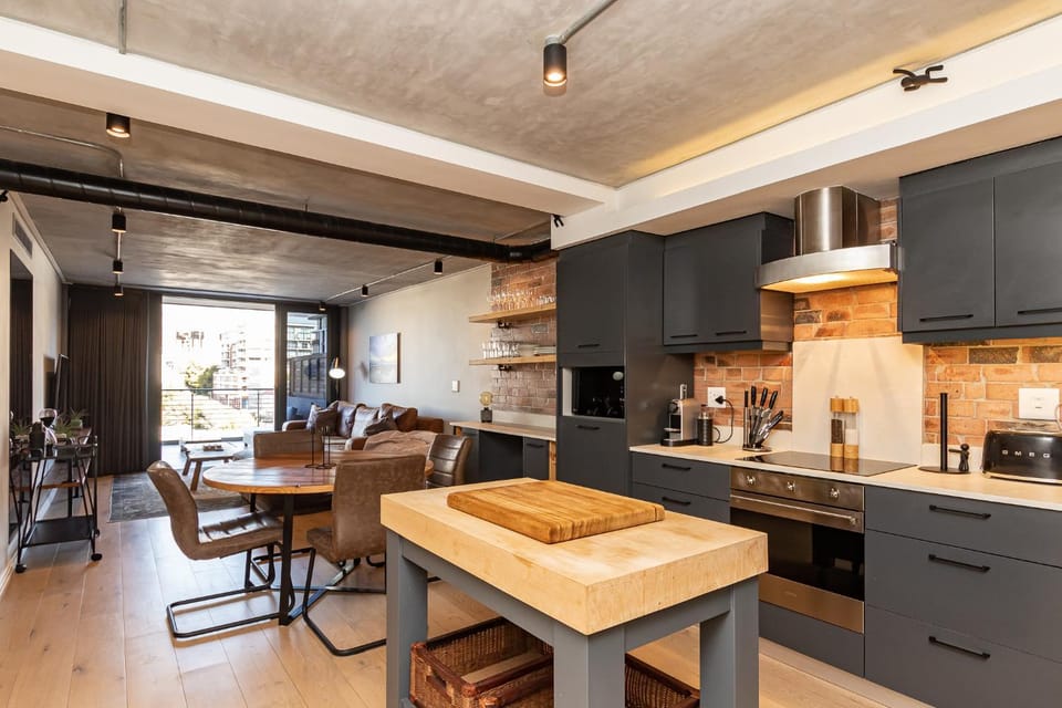 Seating area, Dining area, kitchen