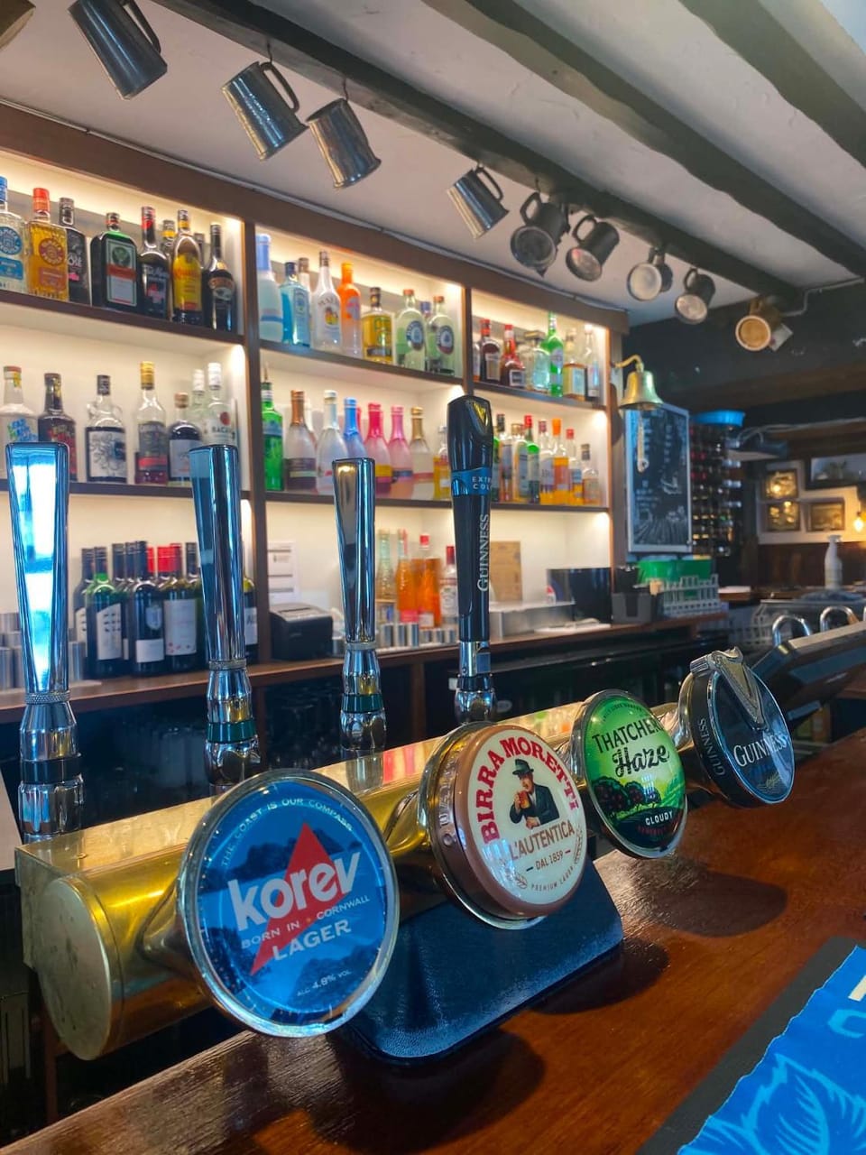 Lounge or bar, Drinks, Certificate/Award