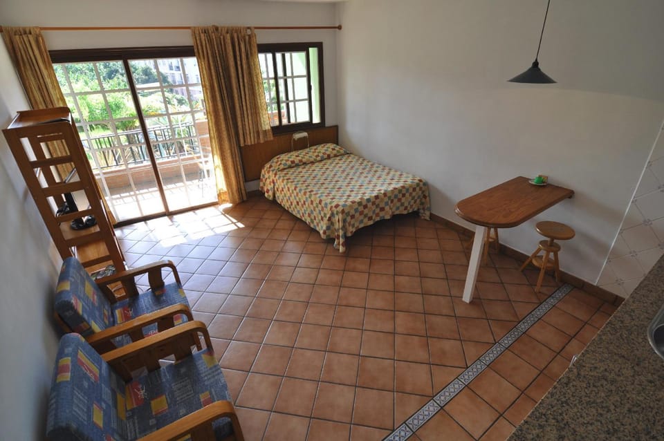 Kitchen or kitchenette, Living room, Dining area, Bedroom