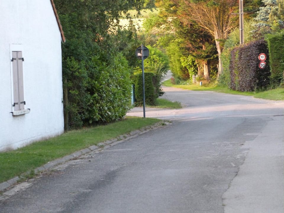 Neighbourhood, Street view