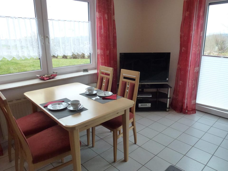 TV and multimedia, Dining area