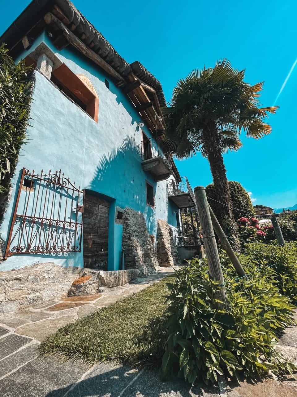 Property building, Facade/entrance, Garden view