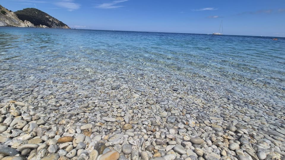 ELEGANTISSIMO APPARTAMENTO DIRETTAMENTE SUL MARE SPIAGGIA LE GHIAIE 6 posti letto Apartment in Portoferraio