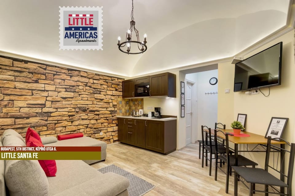 TV and multimedia, Kitchen or kitchenette, Living room, Seating area, Dining area, Logo/Certificate/Sign