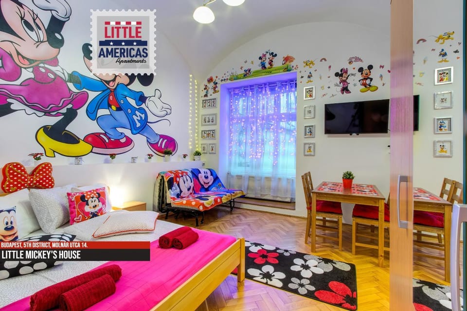 Communal lounge/ TV room, TV and multimedia, Living room, Seating area