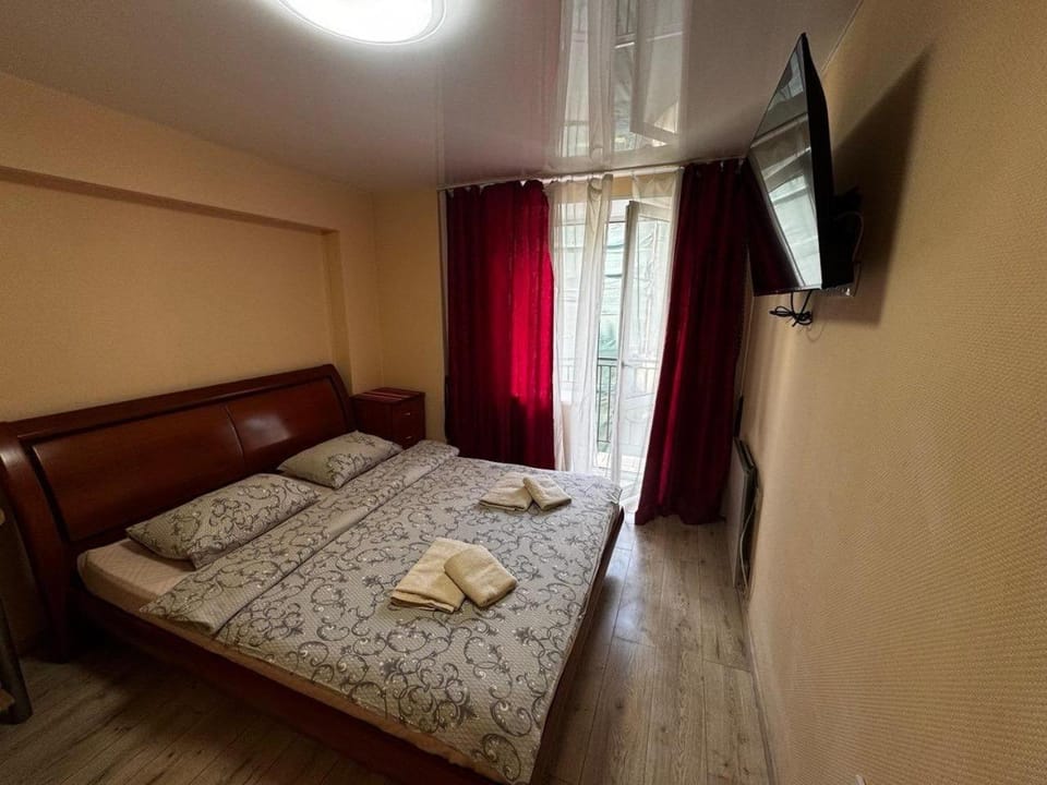 Communal lounge/ TV room, Bed, TV and multimedia, Photo of the whole room, Bedroom, towels