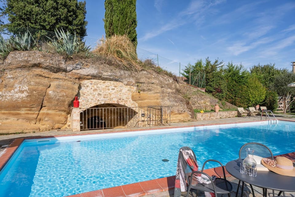 Swimming pool, Swimming pool