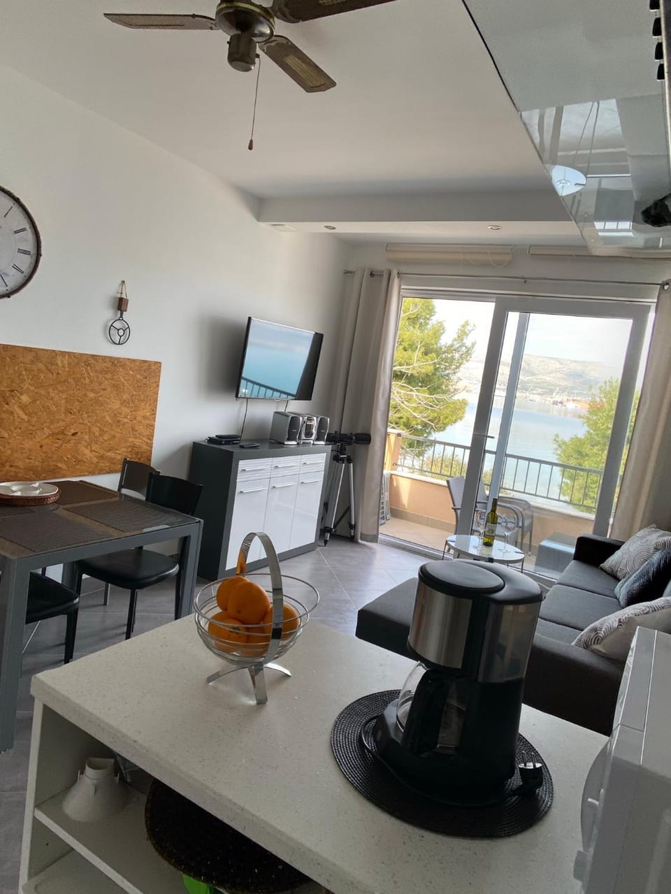 Living room, Seating area, Dining area