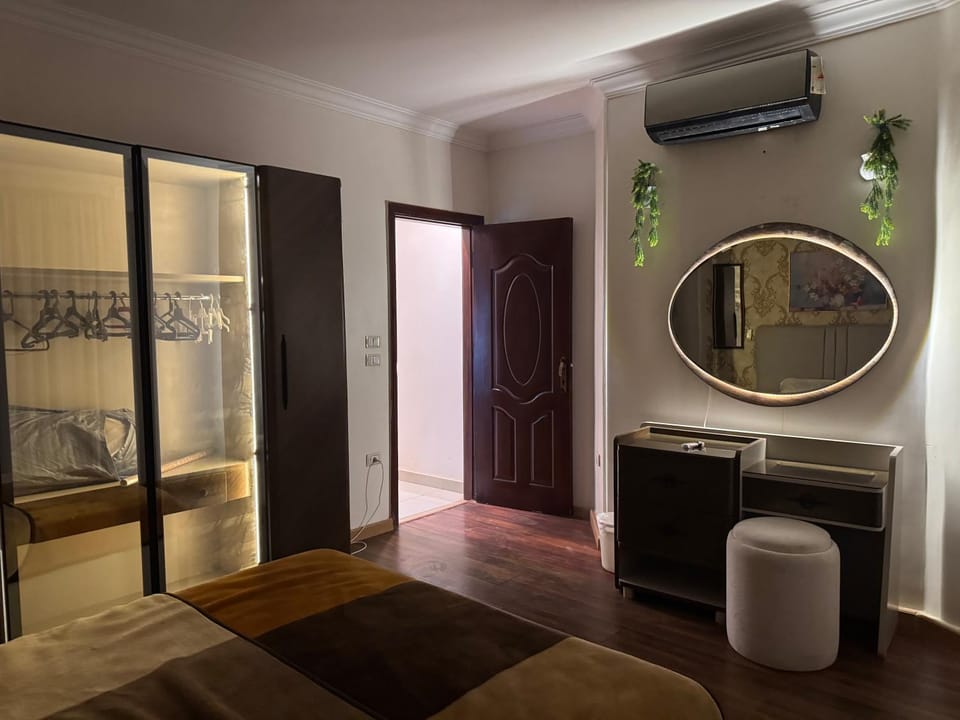 Bed, Photo of the whole room, Bedroom, wardrobe, air conditioner