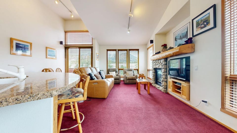 Snowcreek V #999 condo Apartment in Mammoth Lakes