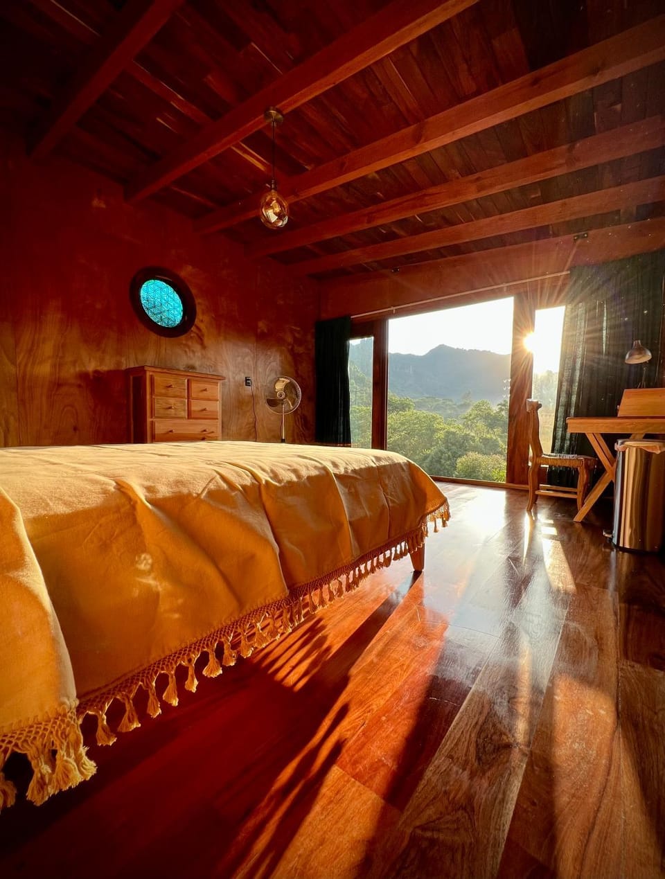 Bed, Photo of the whole room, Mountain view, Sunrise