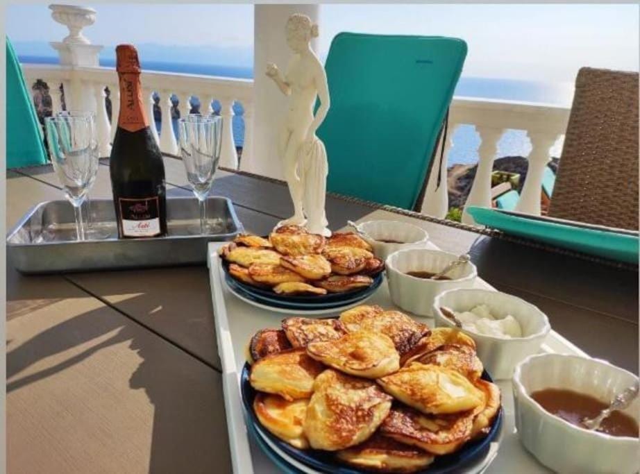 Balcony/Terrace, Food, Breakfast