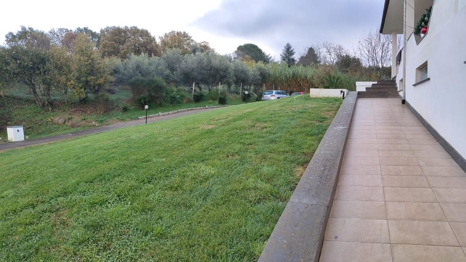 la staccionata bianca Bed and Breakfast in Umbria