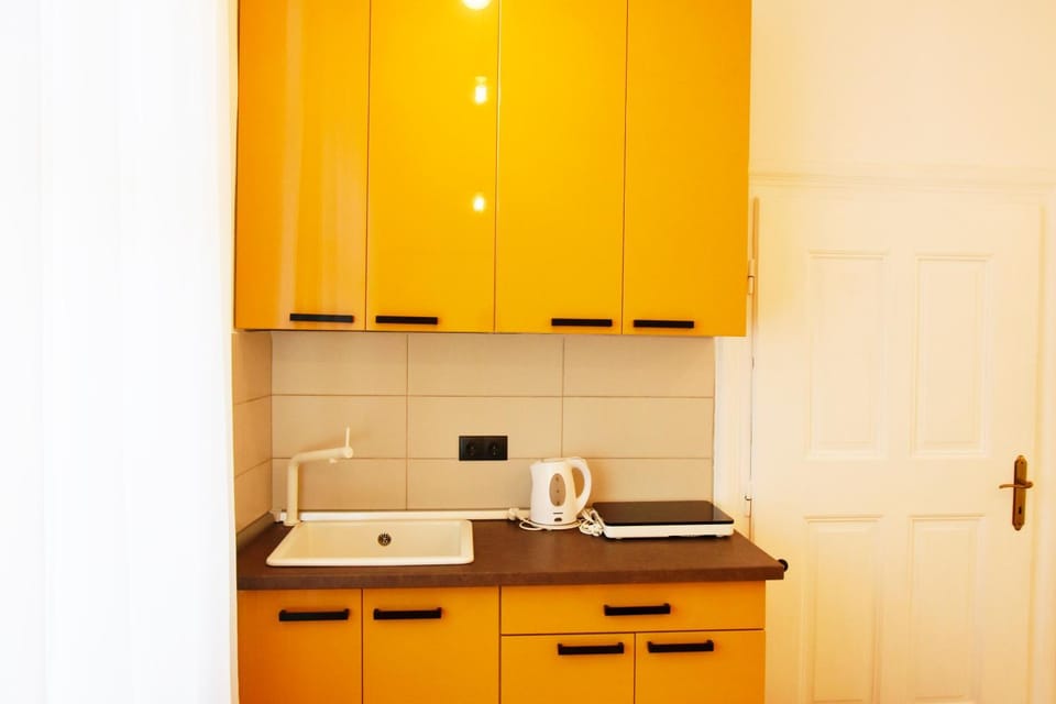 Coffee/tea facilities, Kitchen or kitchenette