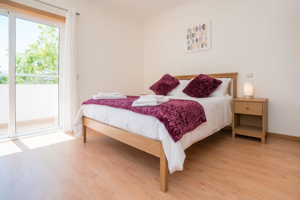 Central Modern 2 Bed Apartment Armacao De Pera Apartment in Faro District