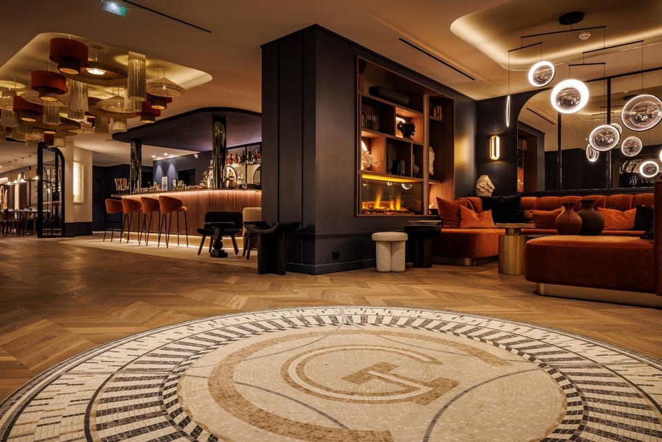 Lounge or bar, Food and drinks