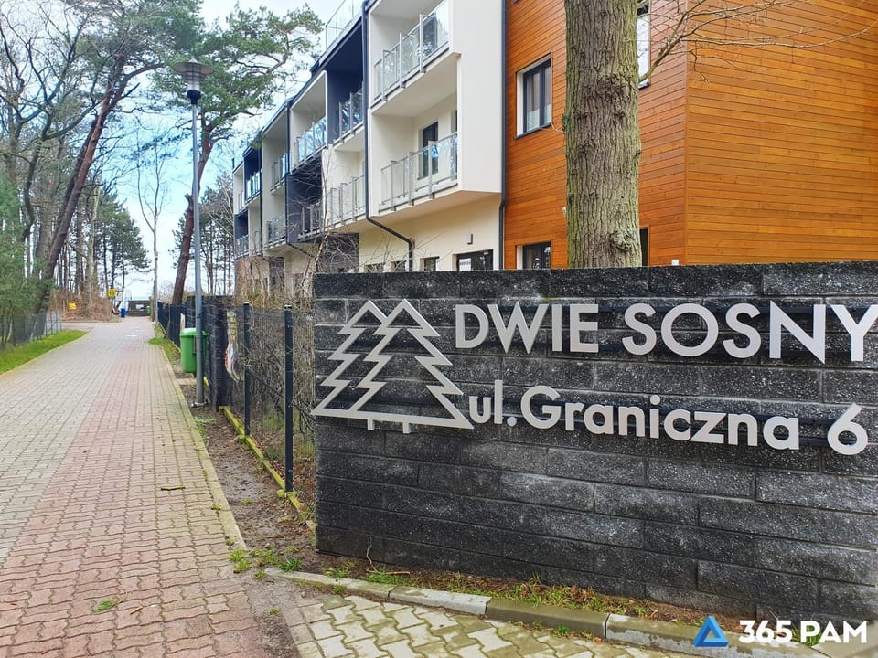Day, Property logo or sign