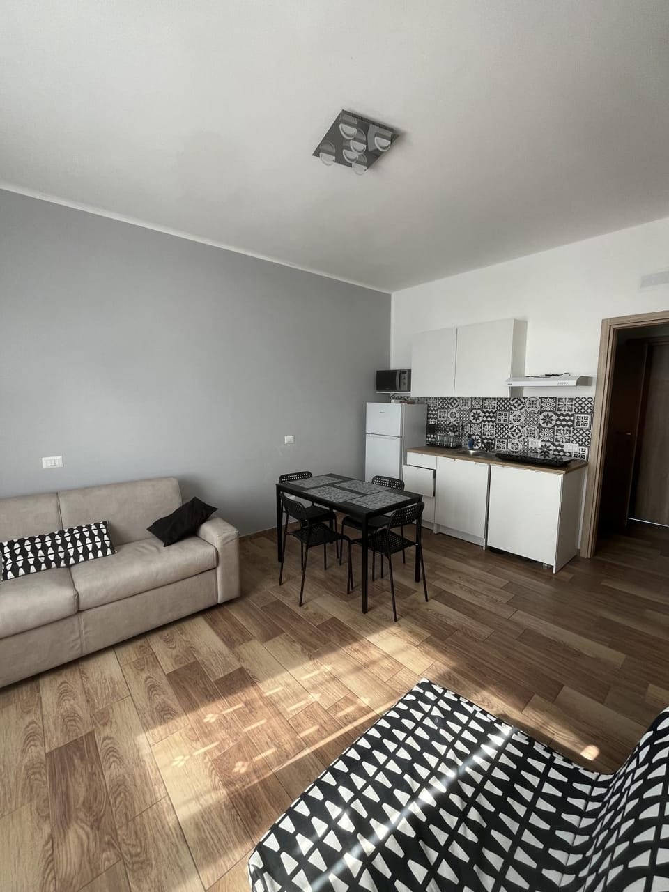 Living room, Breakfast, kitchen