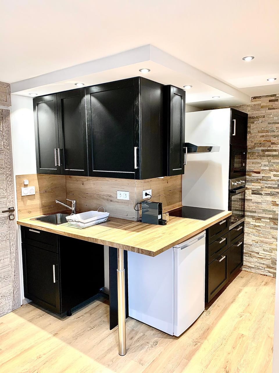 Kitchen or kitchenette, Dining area, Communal kitchen