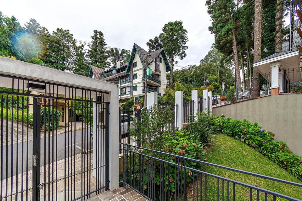 Rosa Edifício Centro One Apartment in Gramado