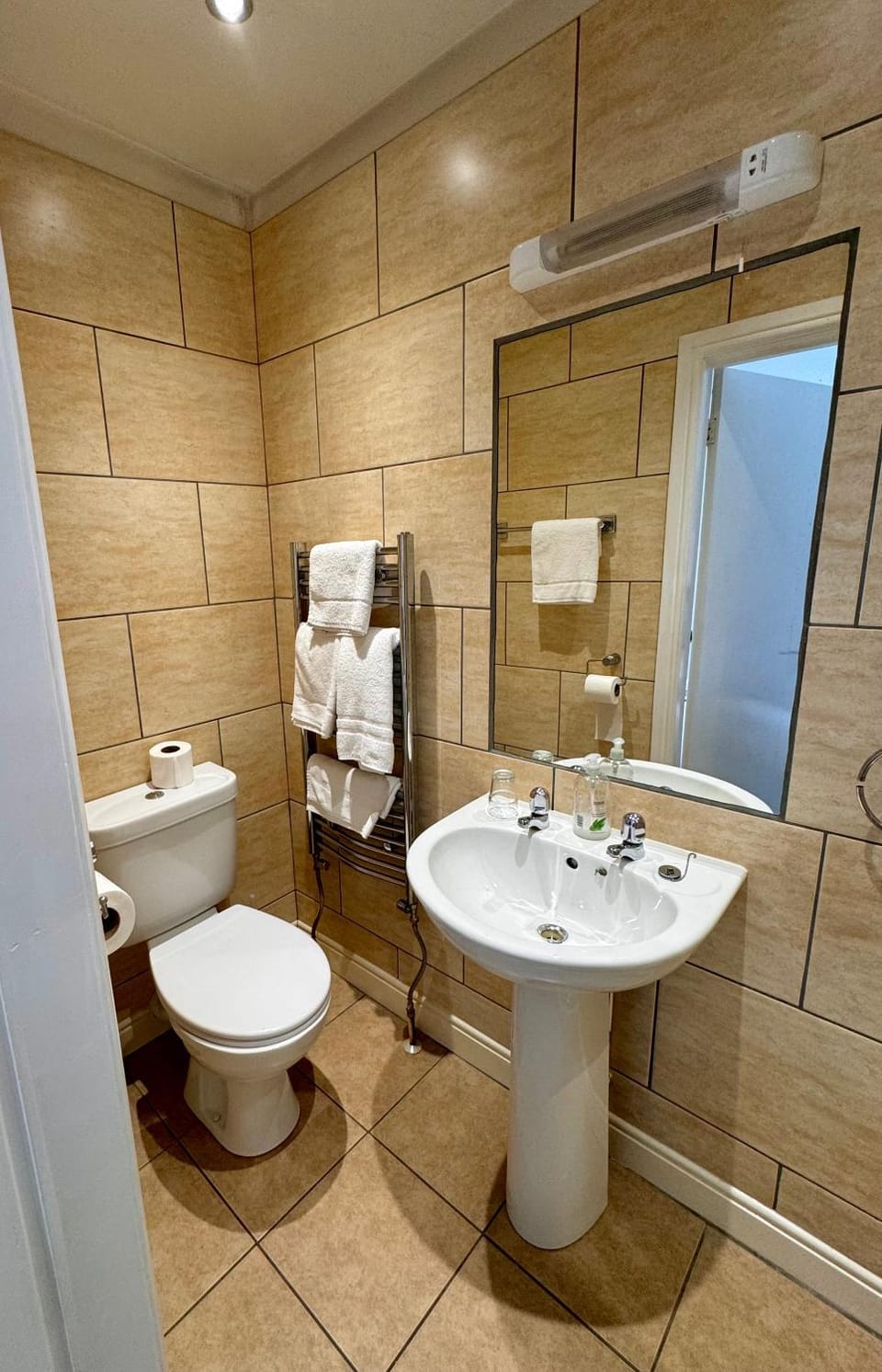 Charnwood Regency Guest House Bed and Breakfast in Loughborough