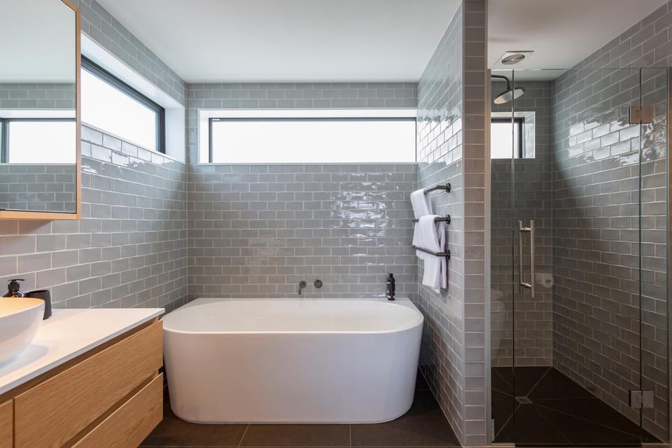 Shower, Bathroom, Bath, towels