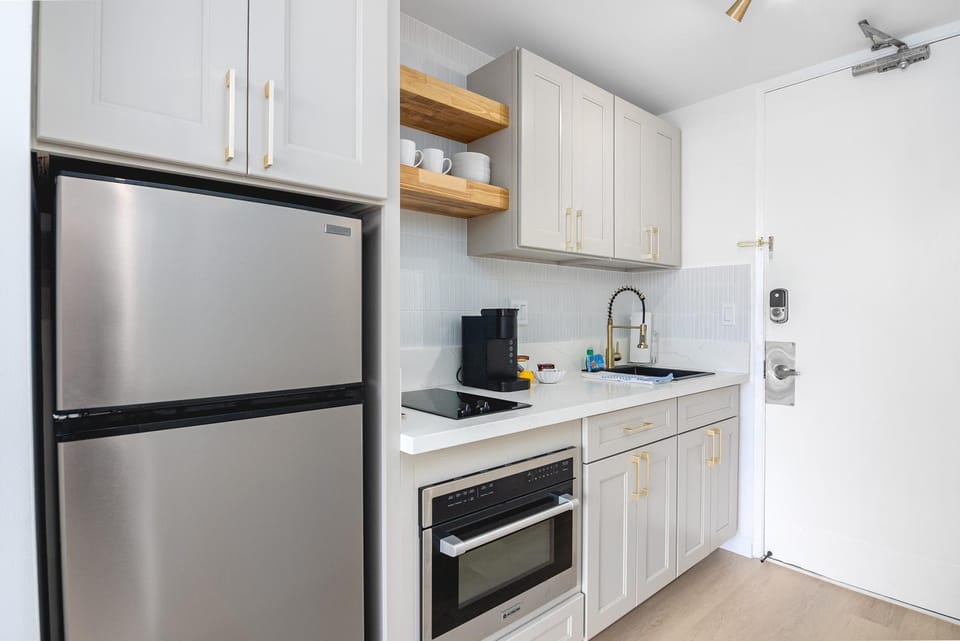 Kitchen or kitchenette, oven, stove