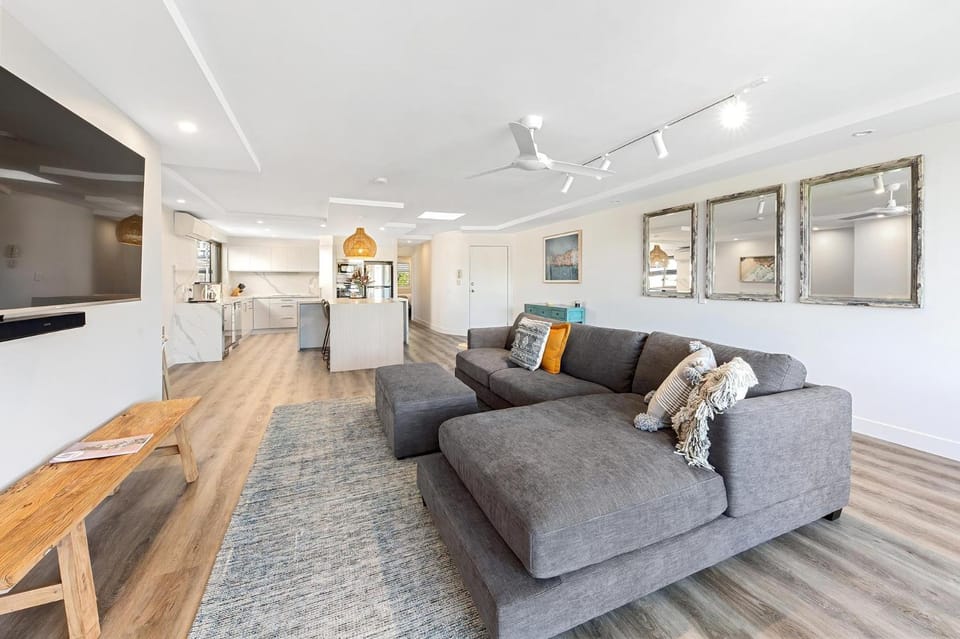 Modern Aqua Haven with Pool Pisces 5 Apartment in Noosa Heads