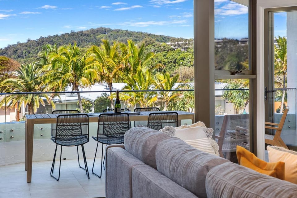 Modern Aqua Haven with Pool Pisces 5 Apartment in Noosa Heads