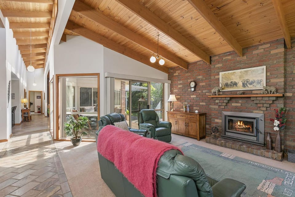 Peaceful Retreat - Surf Side House in Inverloch