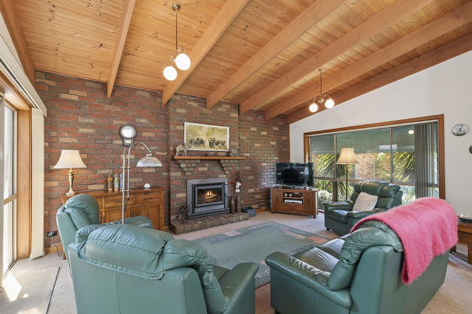 Peaceful Retreat - Surf Side House in Inverloch