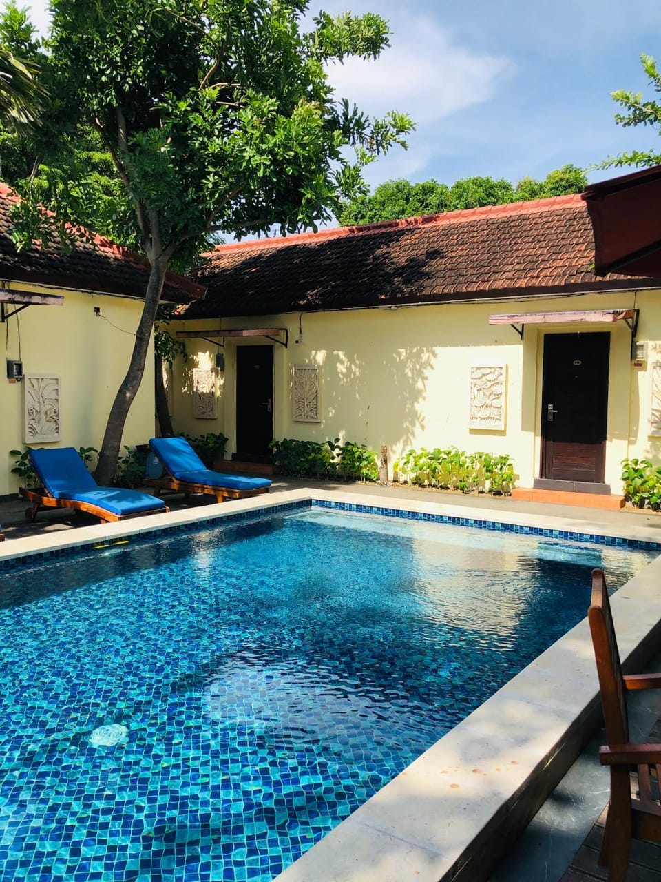 Swimming pool