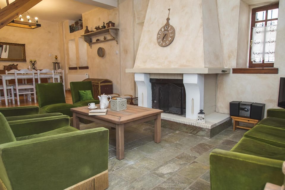 Communal lounge/ TV room