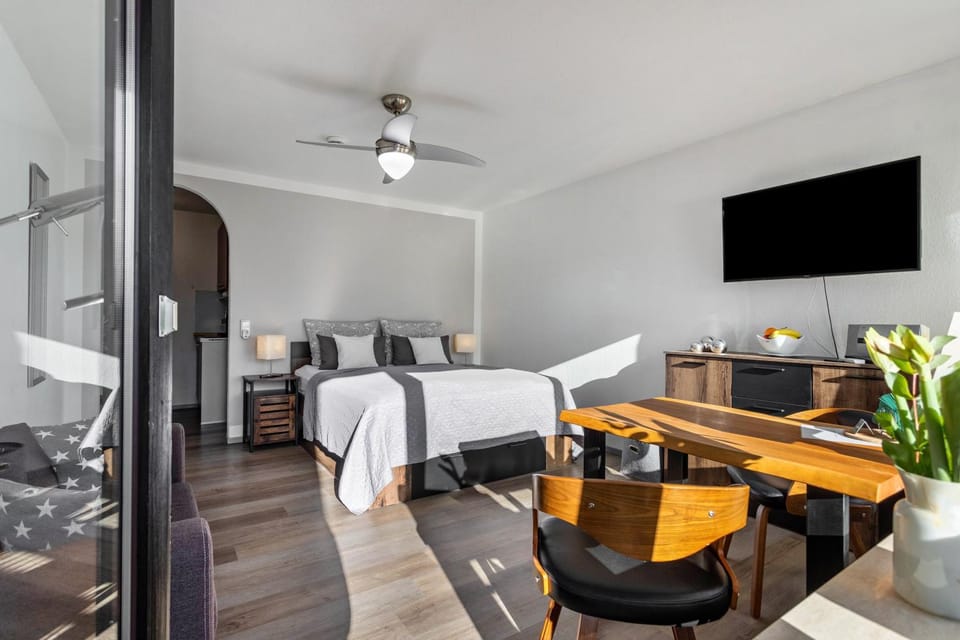 Living room, Bedroom