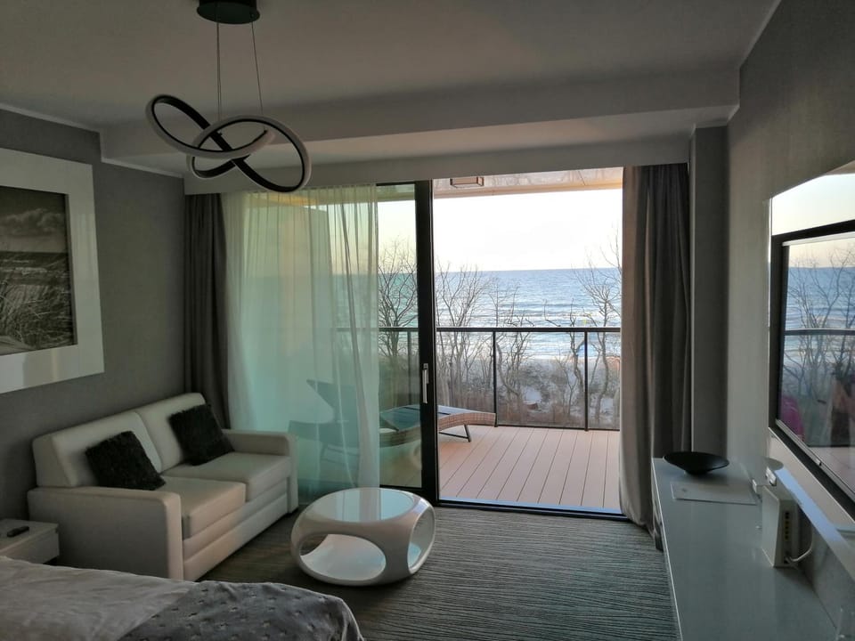 View (from property/room), Balcony/Terrace, Bedroom, Sea view