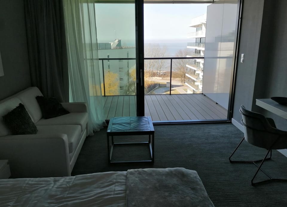 Bed, Natural landscape, View (from property/room), Balcony/Terrace, Living room, Photo of the whole room, Seating area, Bedroom, Sea view