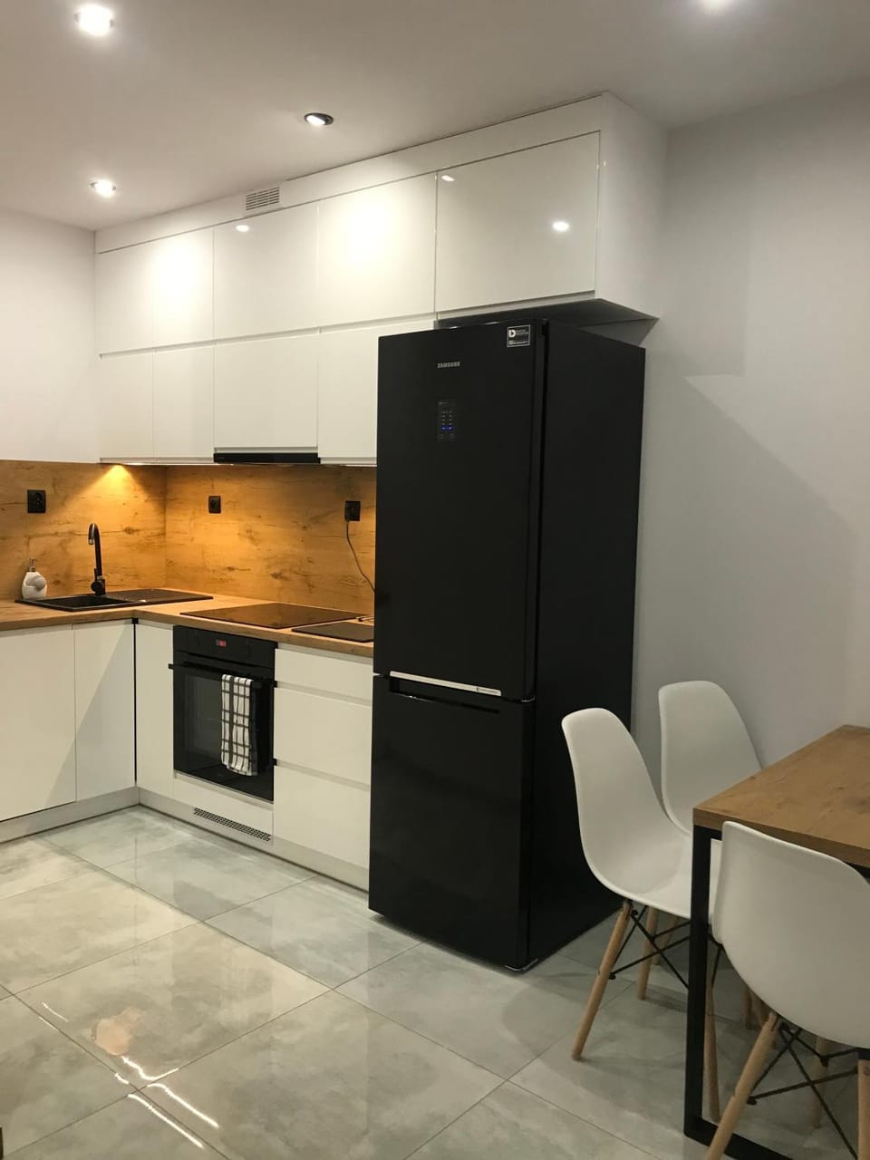 Kitchen or kitchenette, Dining area, Communal kitchen