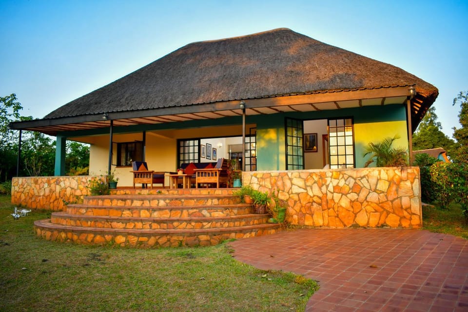 Property building, Facade/entrance, Bird's eye view, Garden, View (from property/room), River view