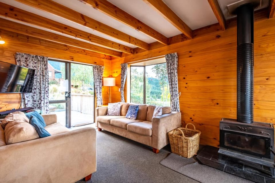 23 Acheron Heights House in Hanmer Springs