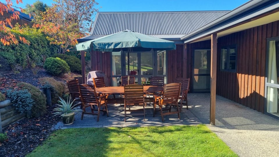 14 St James Avenue House in Hanmer Springs