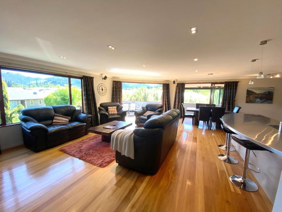12 Tarndale Place House in Hanmer Springs