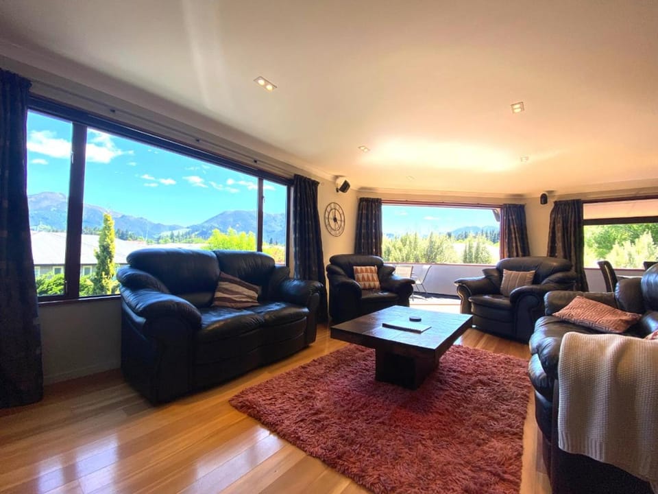 12 Tarndale Place House in Hanmer Springs