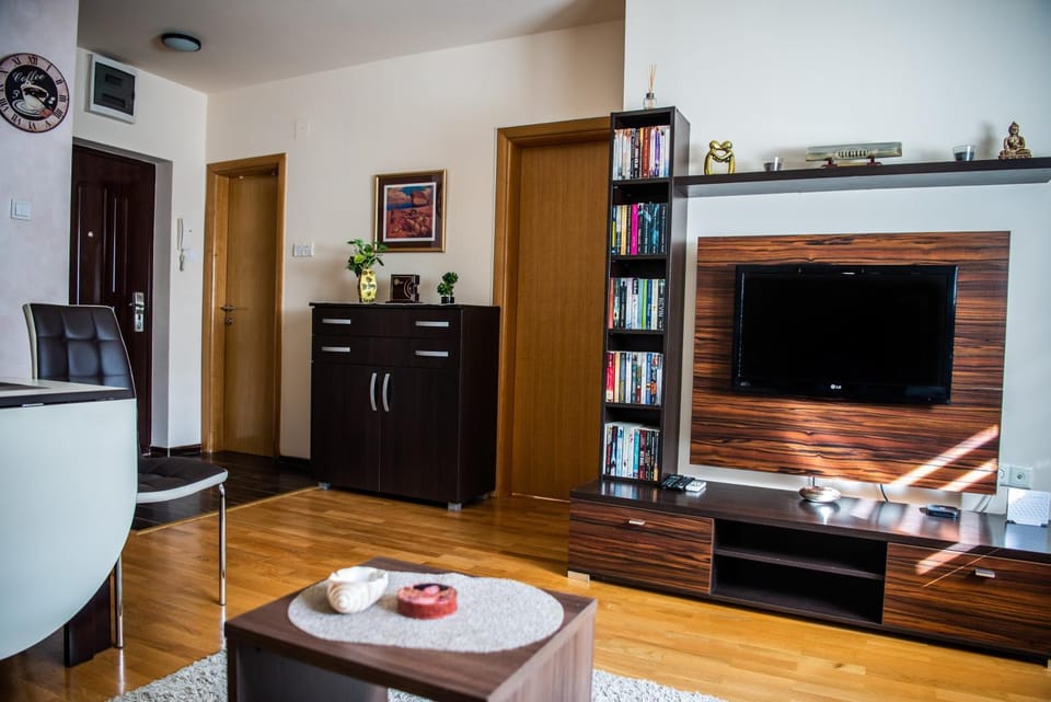 TV and multimedia, Living room, Seating area