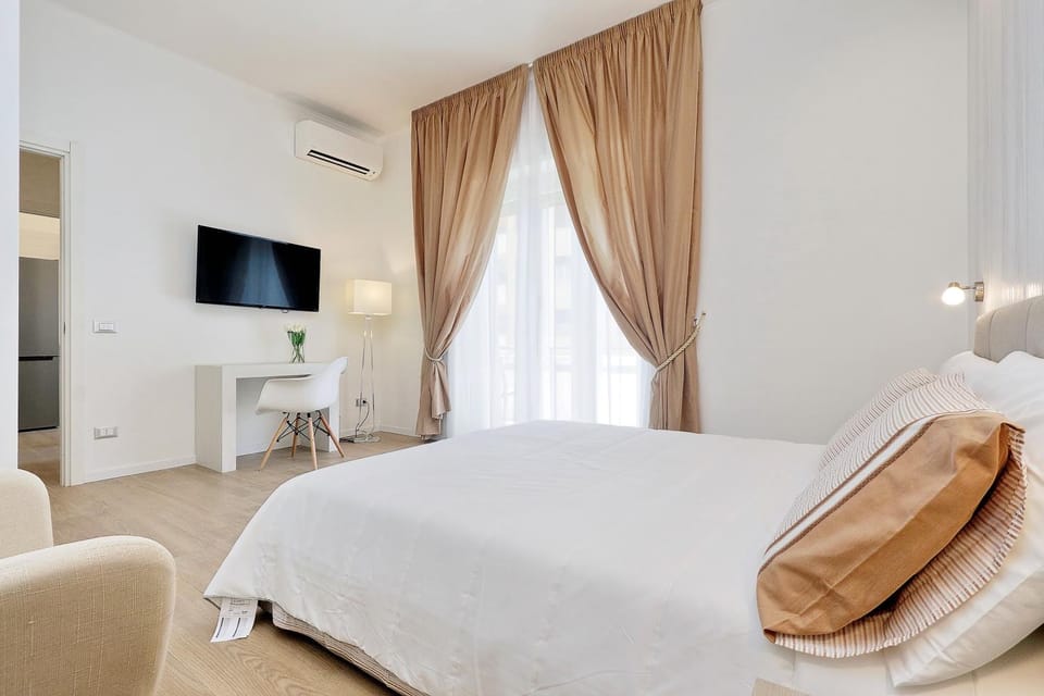 Bed, TV and multimedia, Photo of the whole room, Bedroom, air conditioner