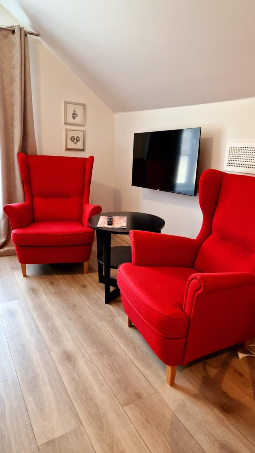 TV and multimedia, Seating area