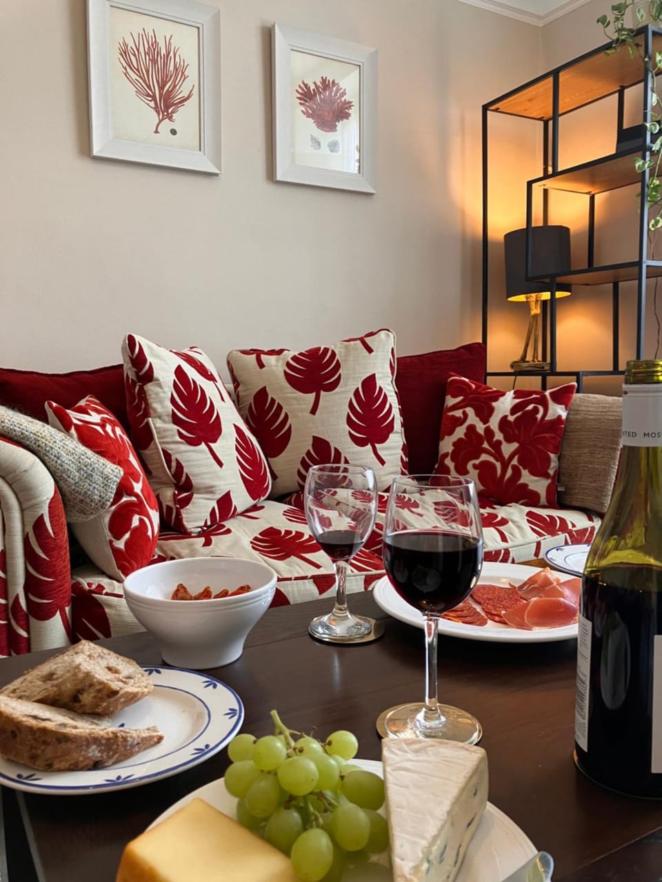 Lounge or bar, Food and drinks, Entertainment