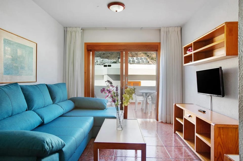 Apartamento económico con fibra rápida y terraza , ideal familias Montecarlo Apartamento10 Apartment in Puerto Rico de Gran Canaria