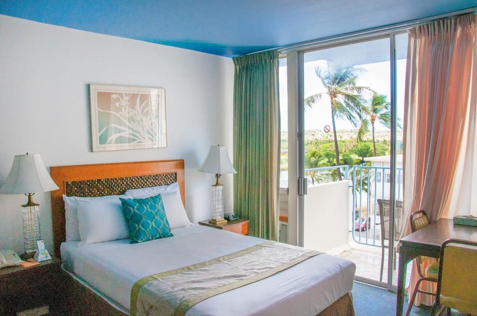 Bed, View (from property/room), Balcony/Terrace