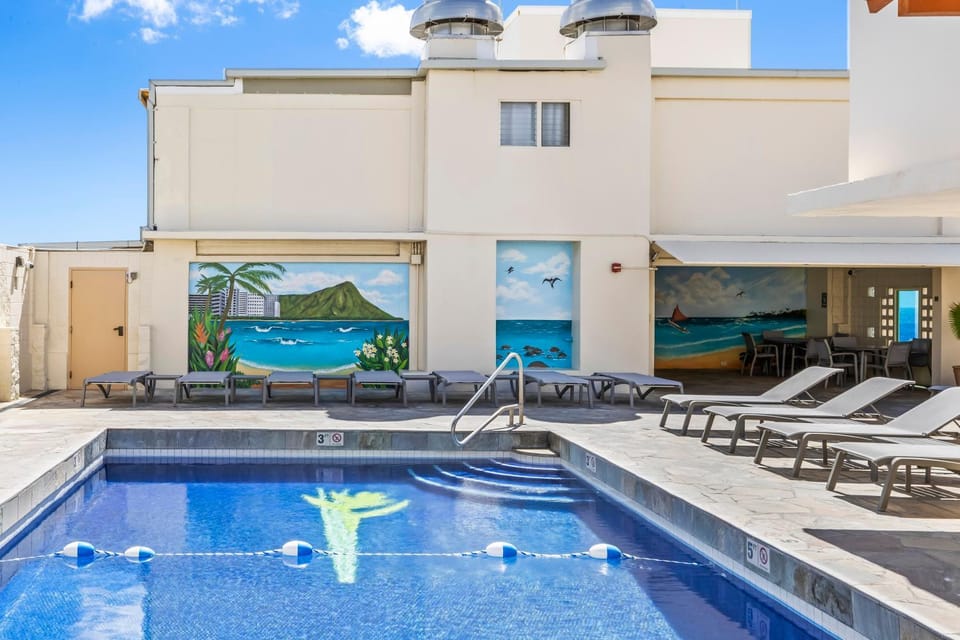 Swimming pool, sunbed