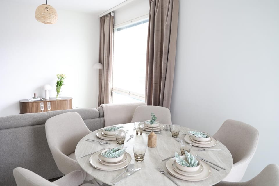 Living room, Seating area, Dining area
